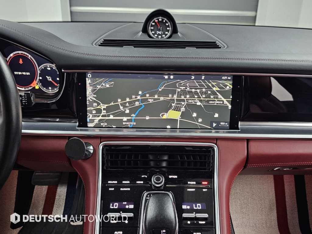 Porsche Panamera — photo 14