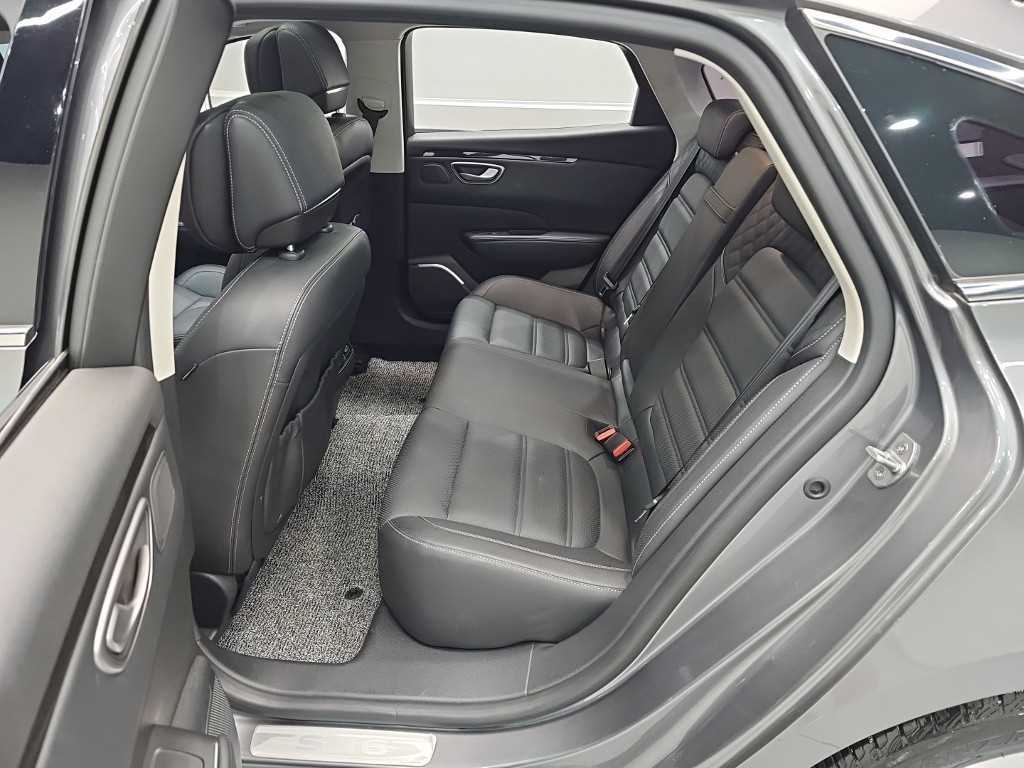 RENAULT SM6 — photo 12