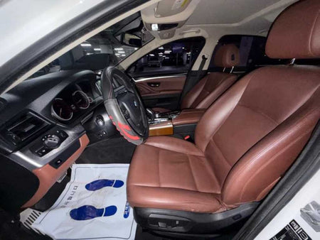 BMW 5-Series — photo 07