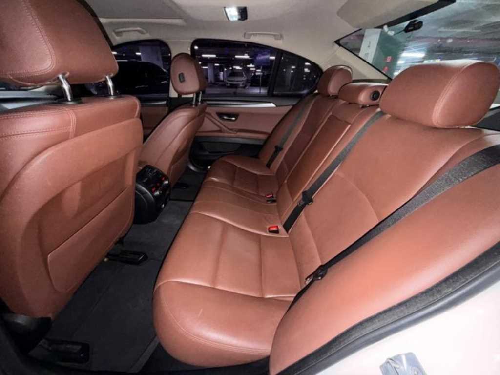 BMW 5-Series — photo 08