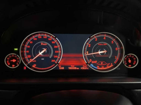 BMW 5-Series — photo 10
