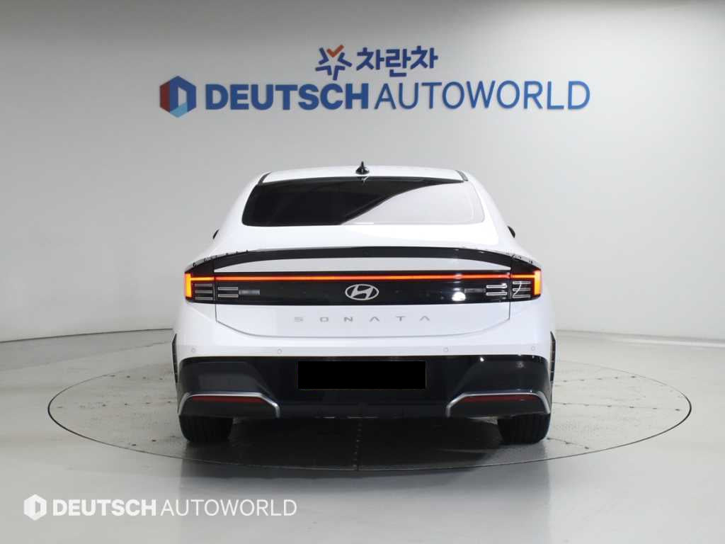 Hyundai Sonata — photo 04