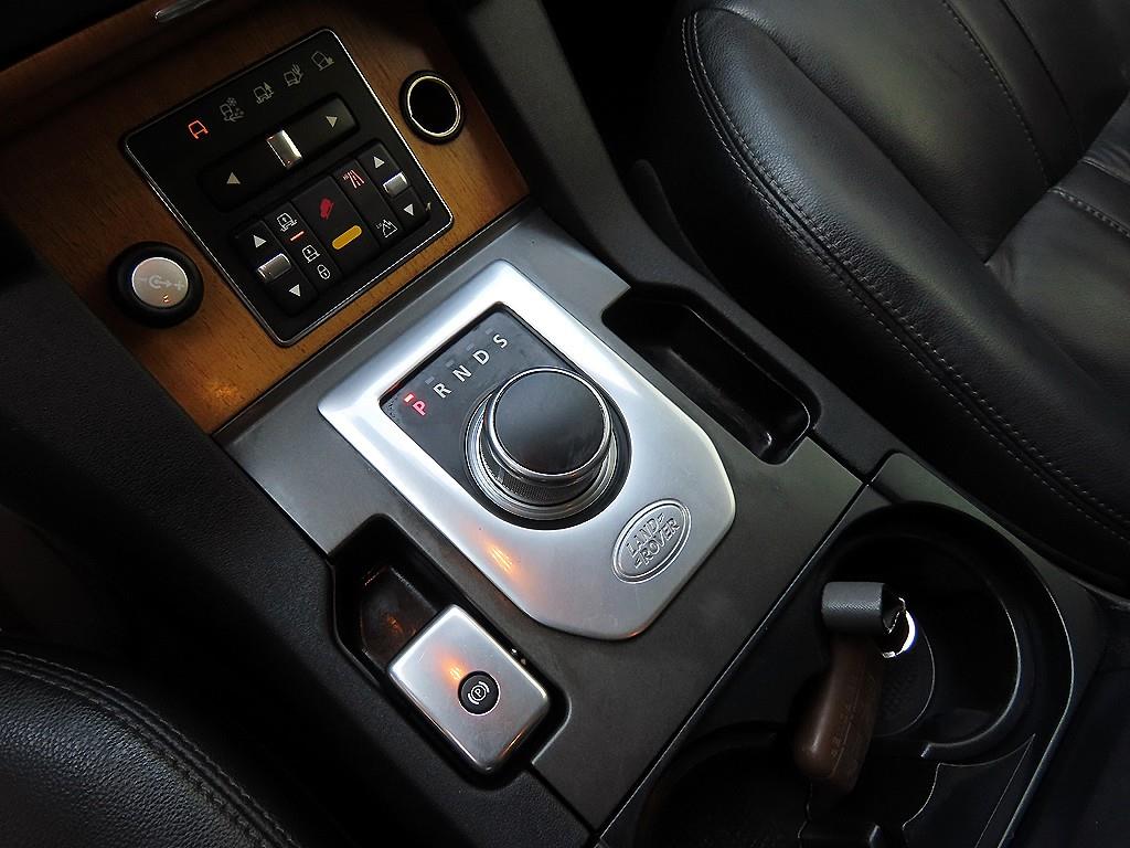 Land Rover Discovery — photo 10