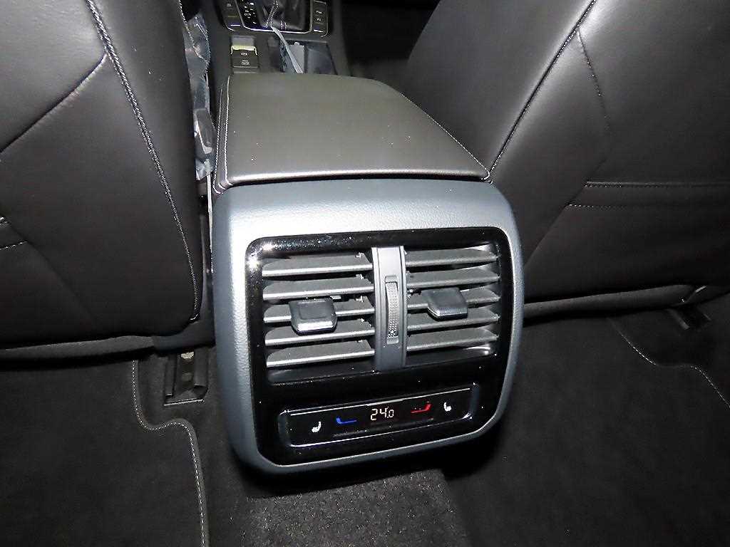 Volkswagen Arteon — photo 16