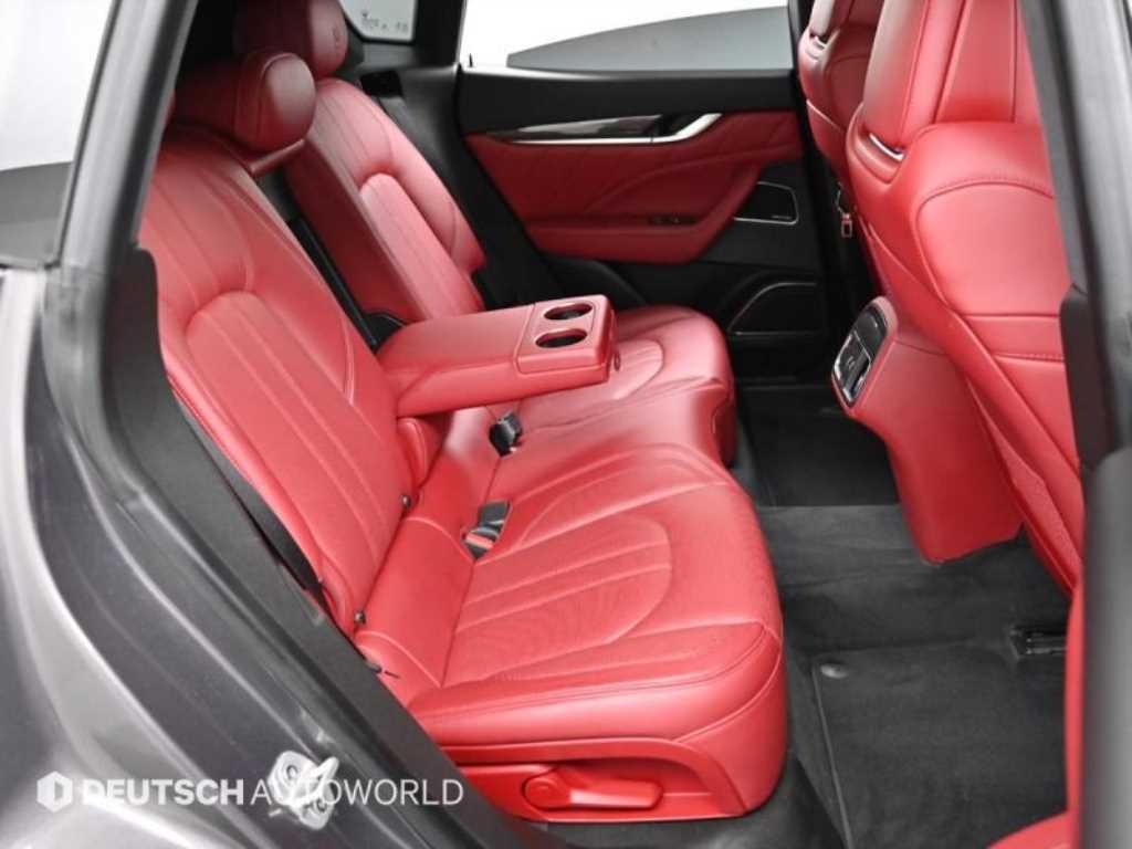 Maserati Levante — photo 12