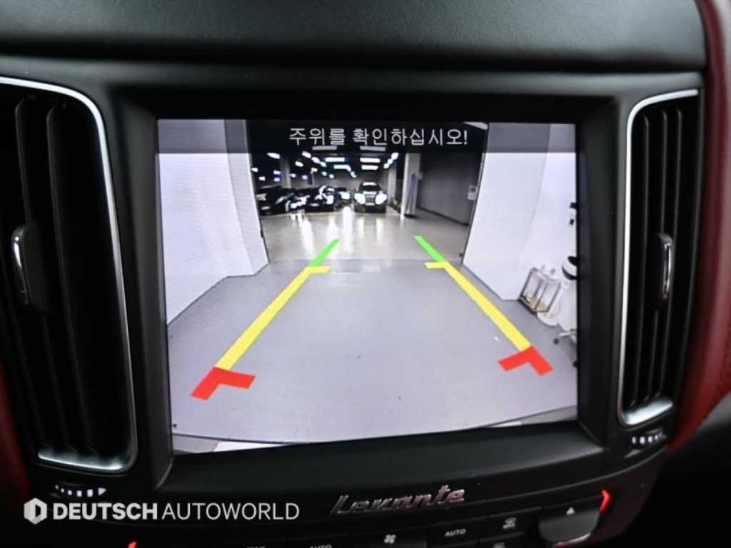 Maserati Levante — photo 15