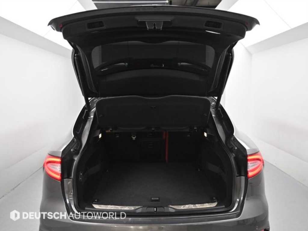 Maserati Levante — photo 19