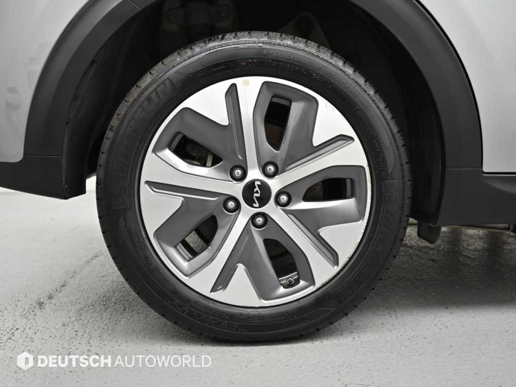 Kia Niro — photo 05