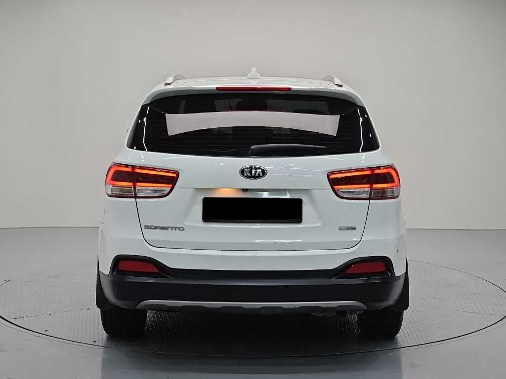 Kia Sorento — photo 03