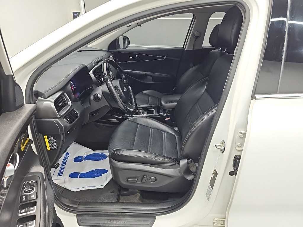 Kia Sorento — photo 11
