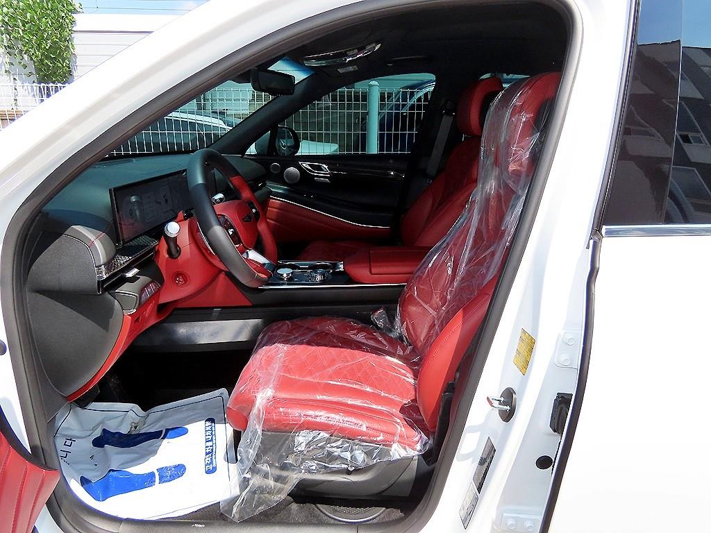 Genesis GV80 — photo 05