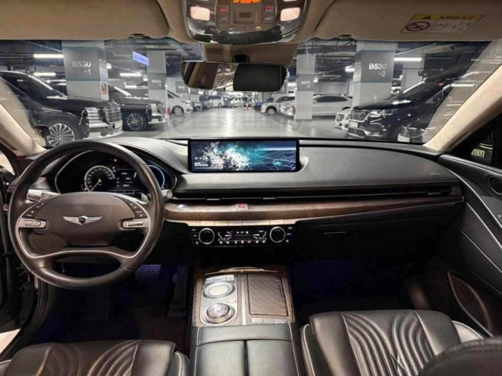 Genesis G80 — photo 07