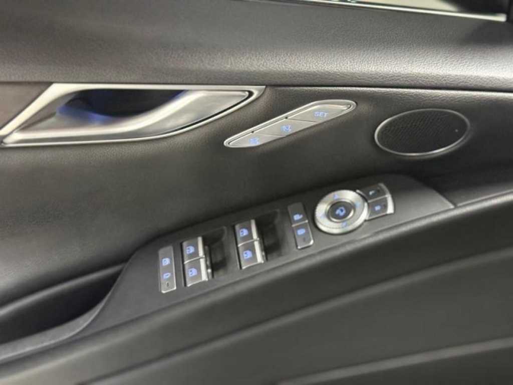 Genesis G80 — photo 14