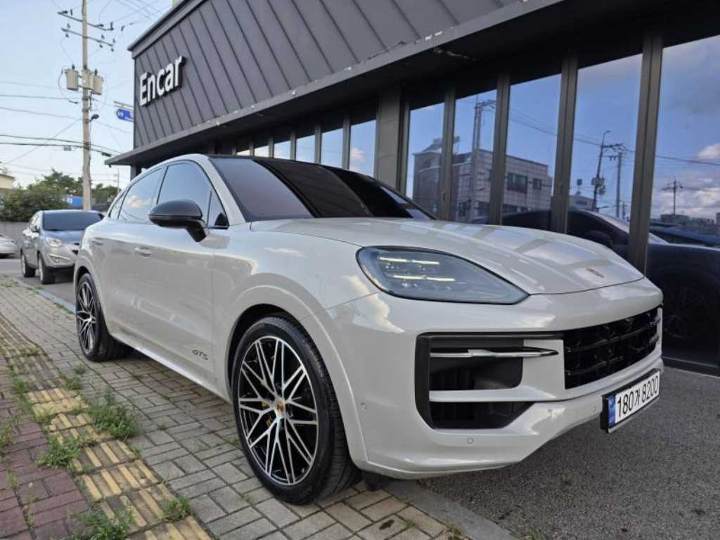 Porsche Cayenne — photo 01