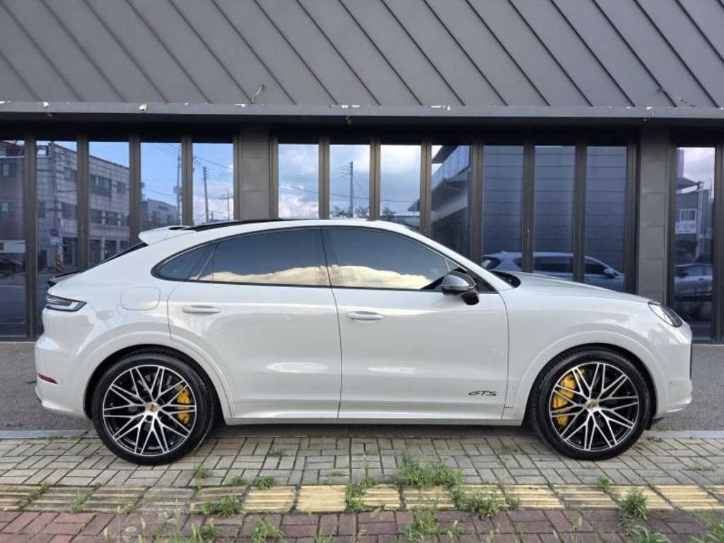 Porsche Cayenne — photo 03
