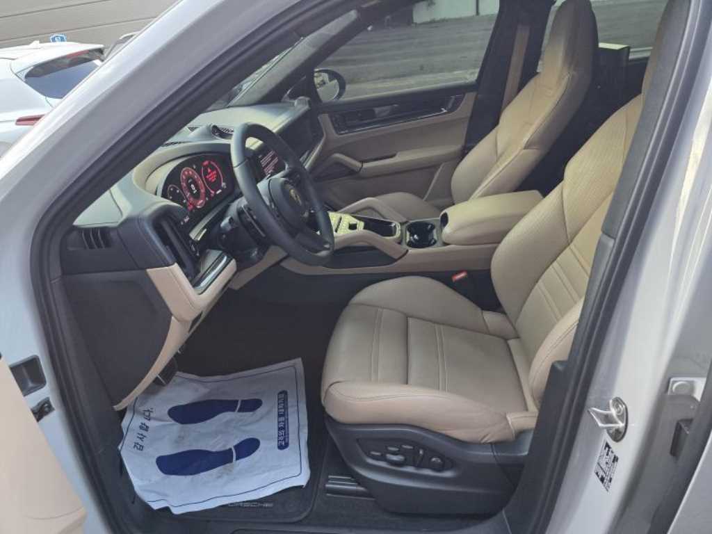 Porsche Cayenne — photo 06
