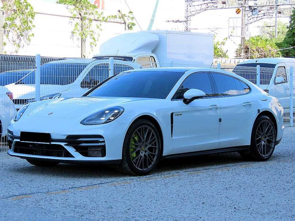 Porsche Panamera — photo 02