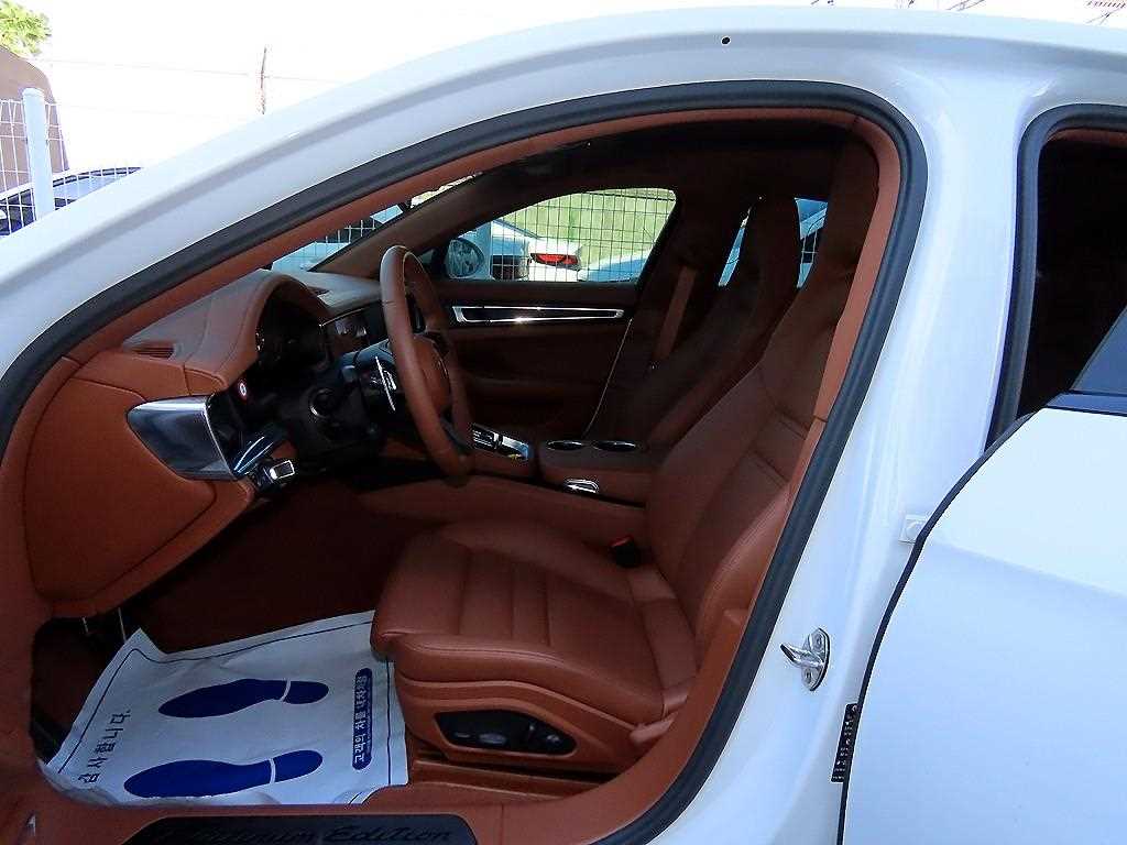 Porsche Panamera — photo 05