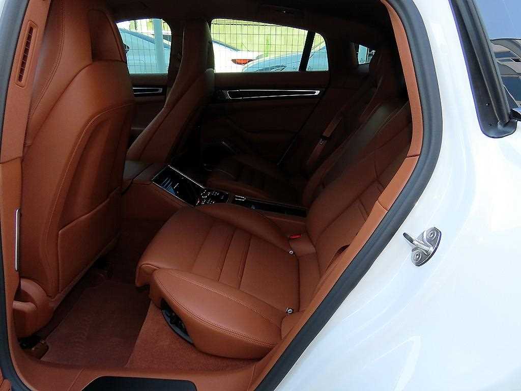 Porsche Panamera — photo 06