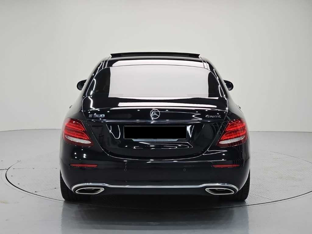 Mercedes-Benz E-Class — photo 03
