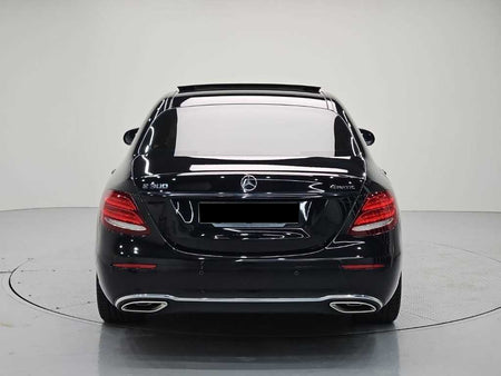 Mercedes-Benz E-Class — photo 03