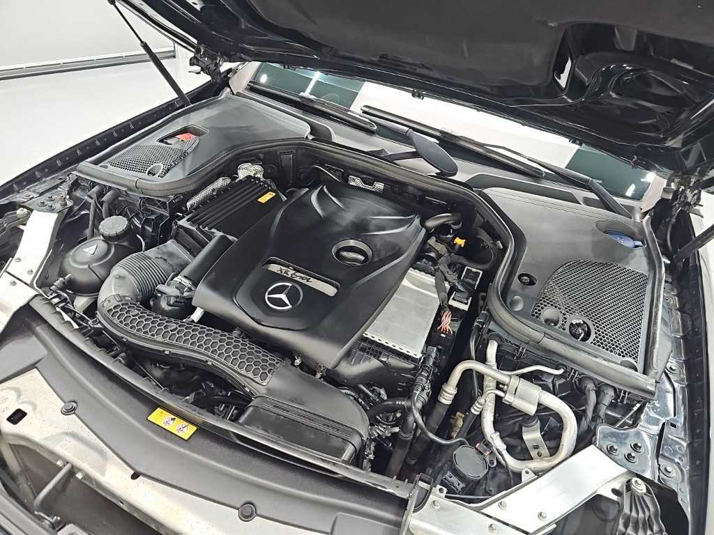Mercedes-Benz E-Class — photo 05