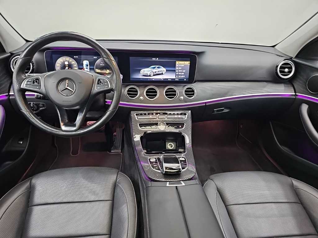 Mercedes-Benz E-Class — photo 07