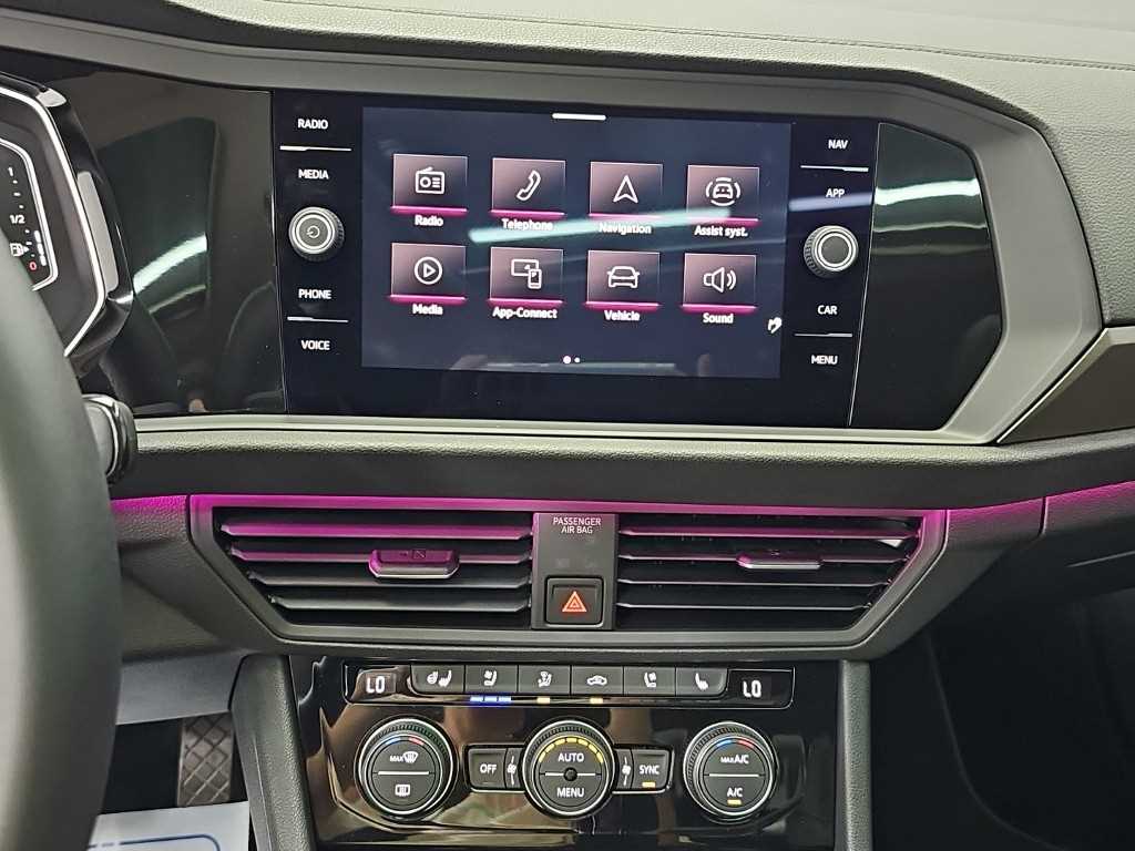 Volkswagen Jetta — photo 10