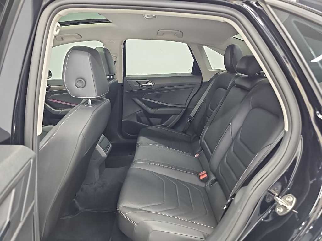 Volkswagen Jetta — photo 12