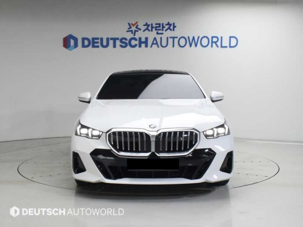 BMW 5-Series — photo 03