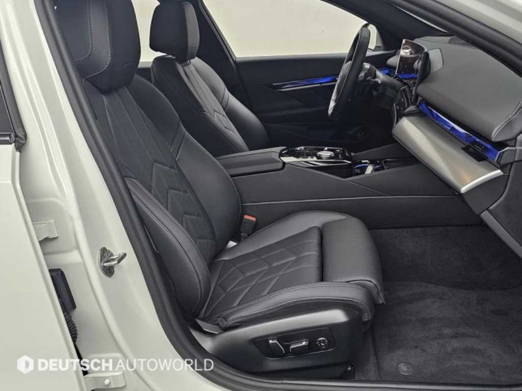 BMW 5-Series — photo 10