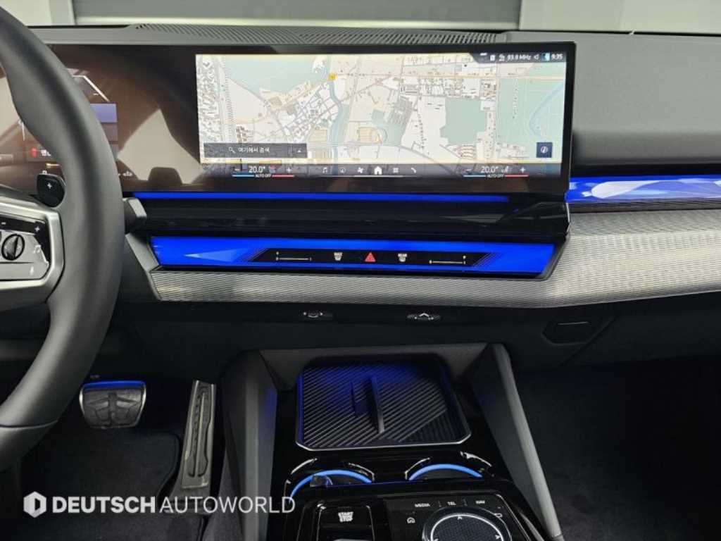 BMW 5-Series — photo 14