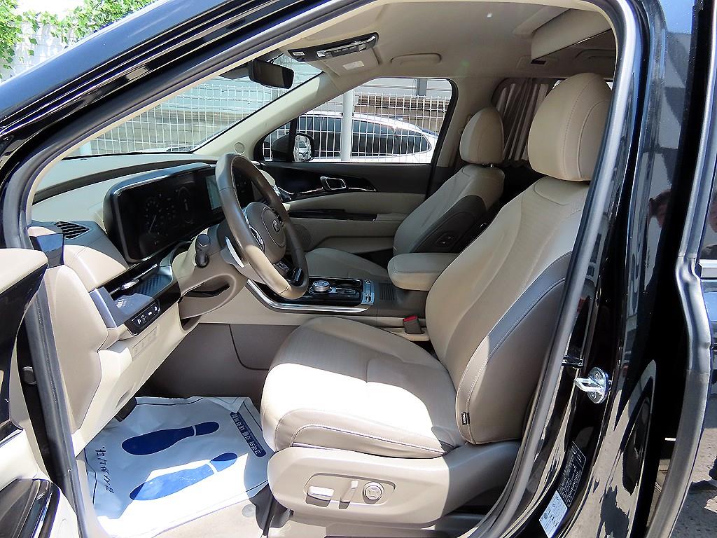 Kia Carnival — photo 05