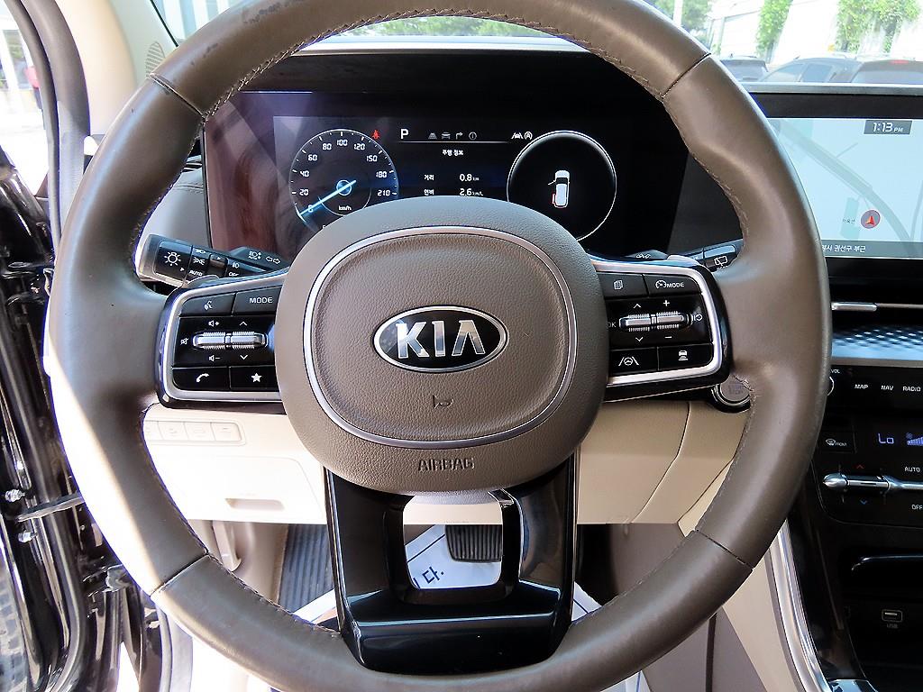 Kia Carnival — photo 08