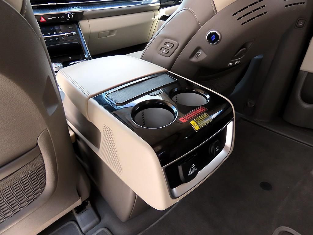 Kia Carnival — photo 14