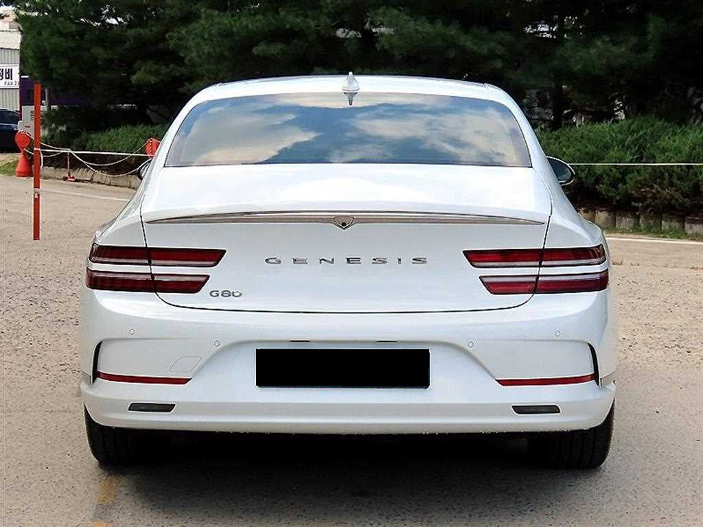 Genesis G80 — photo 04