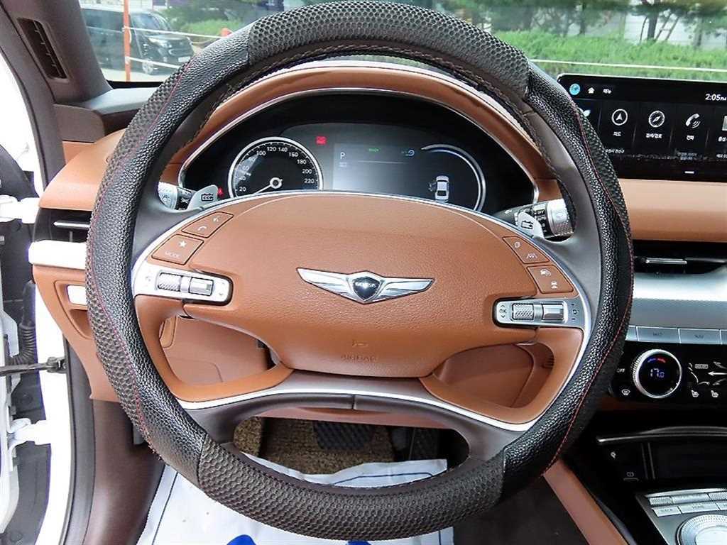 Genesis G80 — photo 08
