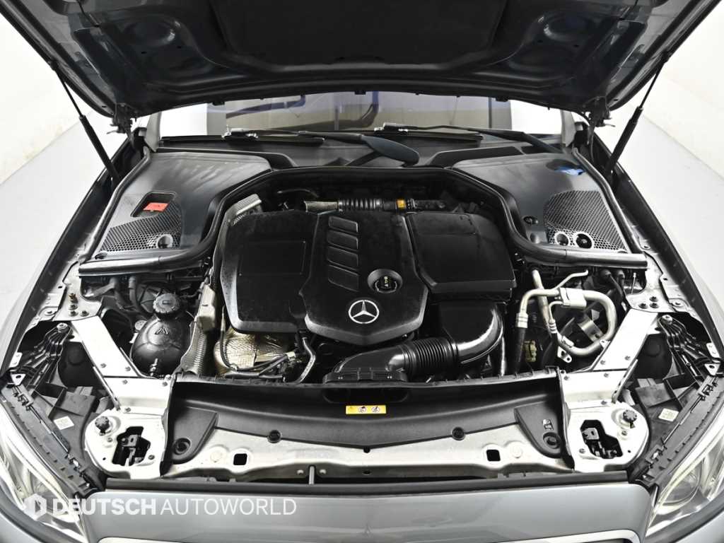 Mercedes-Benz E-Class — photo 06