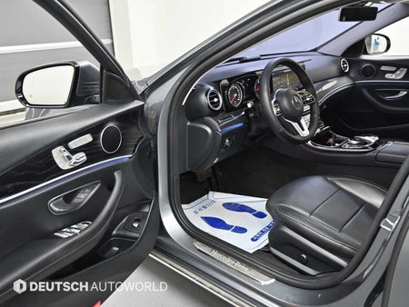 Mercedes-Benz E-Class — photo 11