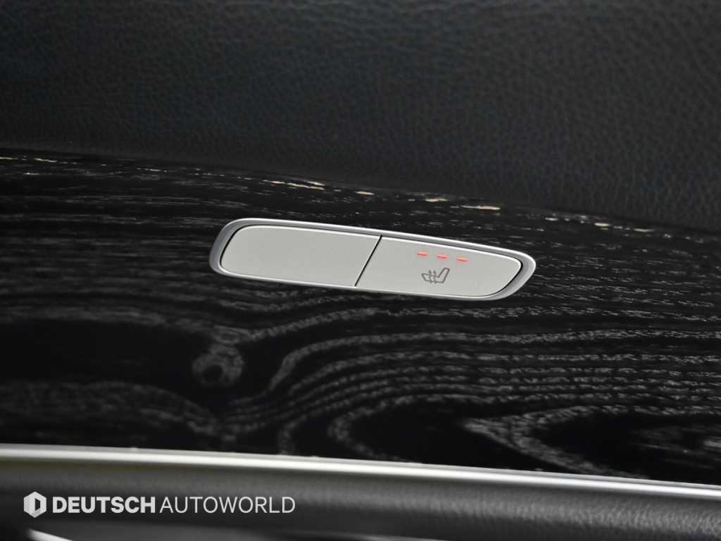 Mercedes-Benz E-Class — photo 16