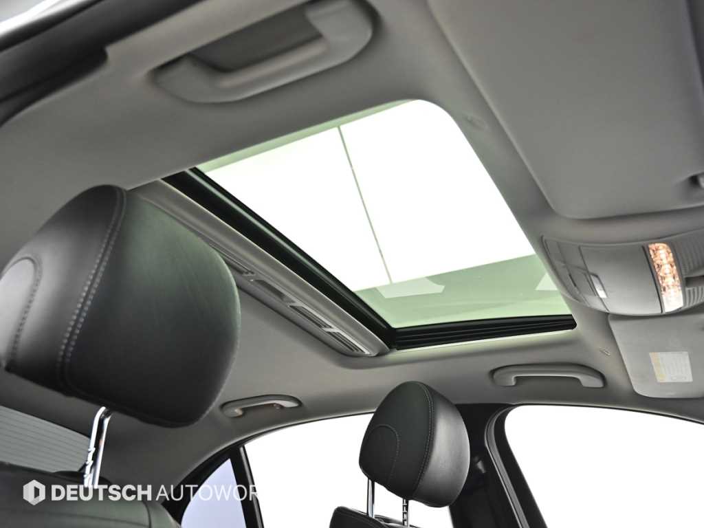 Mercedes-Benz E-Class — photo 18