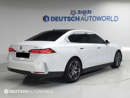 BMW 5-Series — photo 02