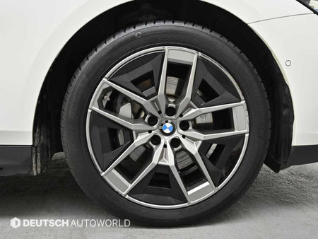 BMW 5-Series — photo 05