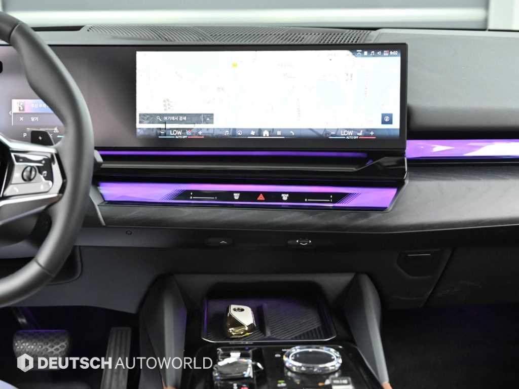 BMW 5-Series — photo 14