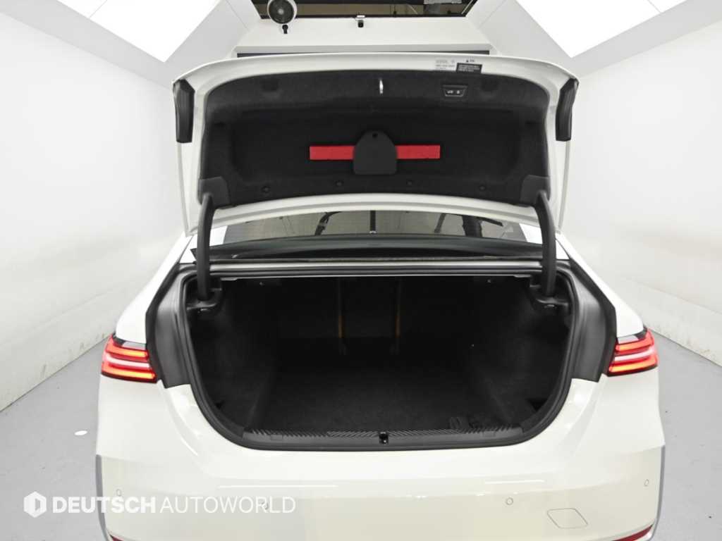 BMW 5-Series — photo 19