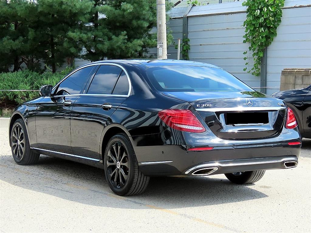 Mercedes-Benz E-Class — photo 03