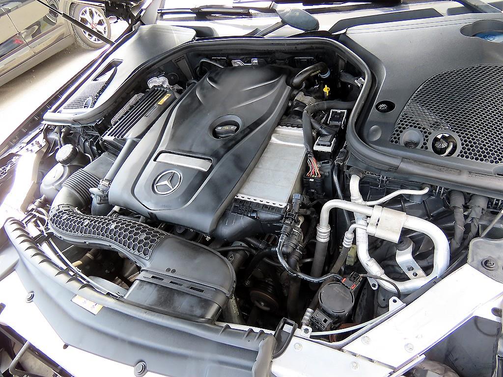 Mercedes-Benz E-Class — photo 19