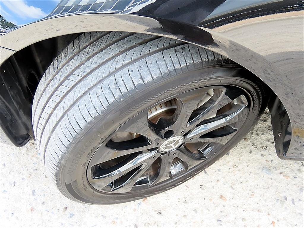 Mercedes-Benz E-Class — photo 20