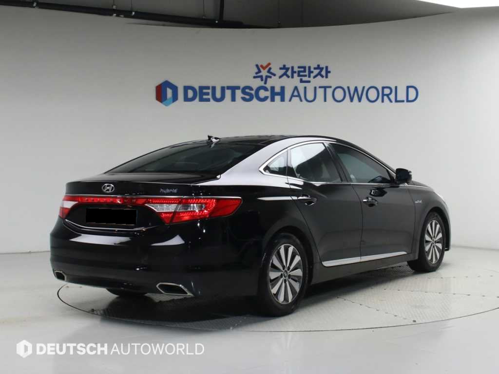 Hyundai Grandeur — photo 02