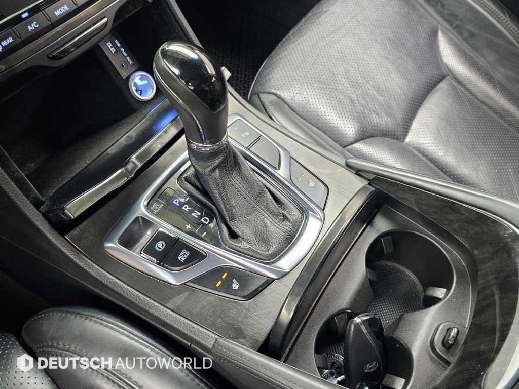 Hyundai Grandeur — photo 09